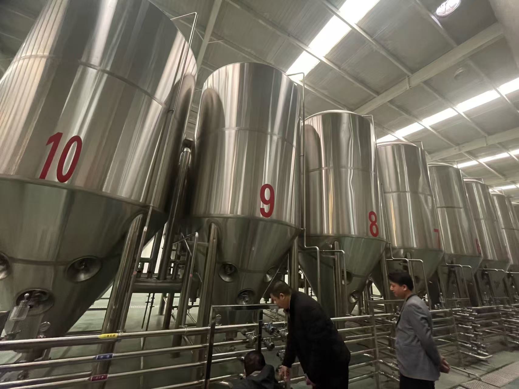 竹溪精酿啤酒设备厂—平面布置、设备设计、制造、调试、培训等一条龙服务